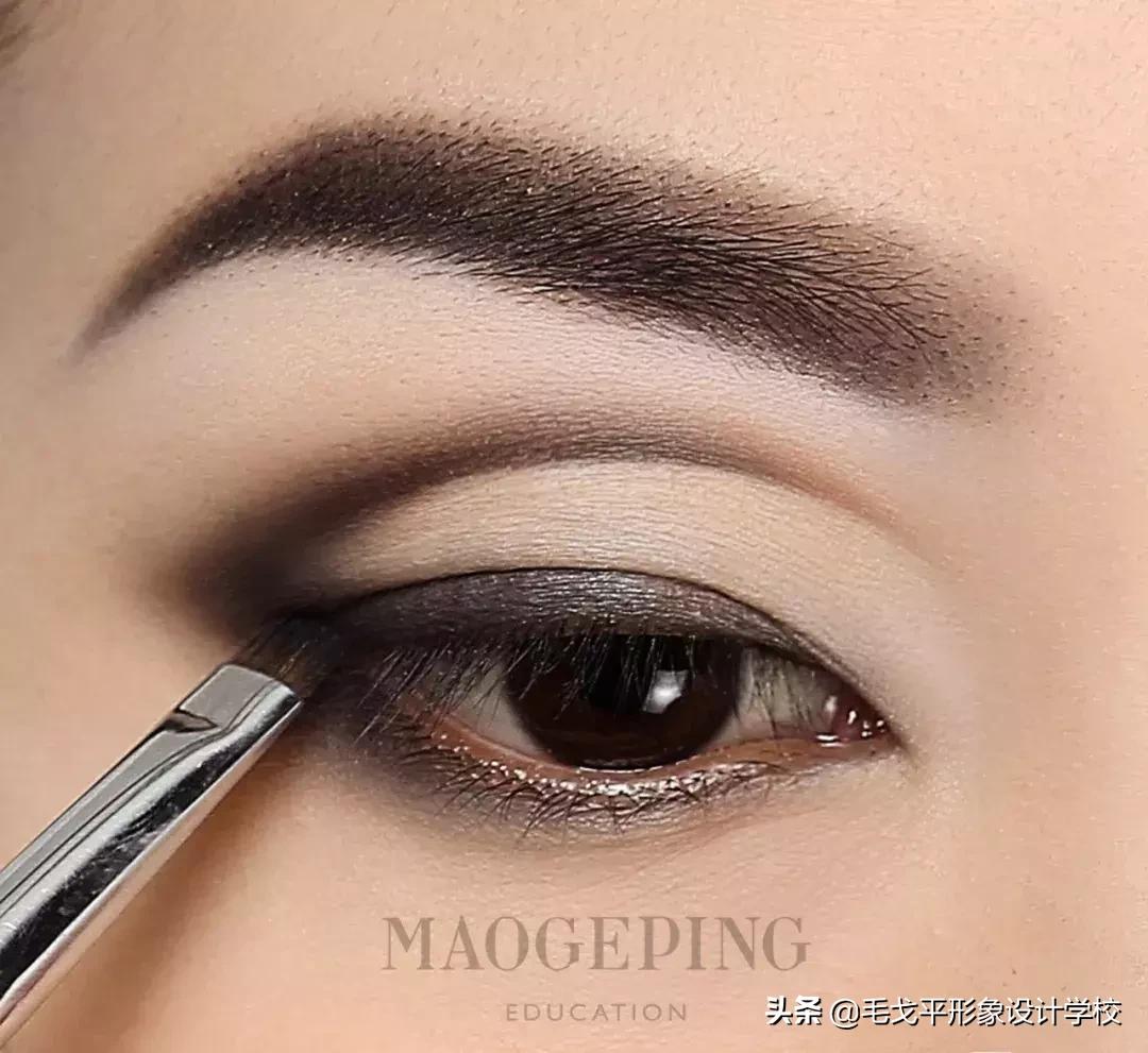 适合新手的不同场合六种眼影画法,买了不适合的眼影怎么办