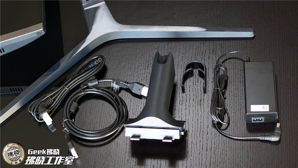 三星屏幕为什么这么强,三星显示器曲面屏和直面屏哪个好