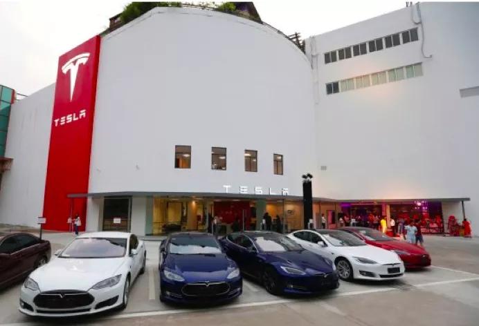 “都试驾了还不下定！”特斯拉在中国是怎样被神化的？