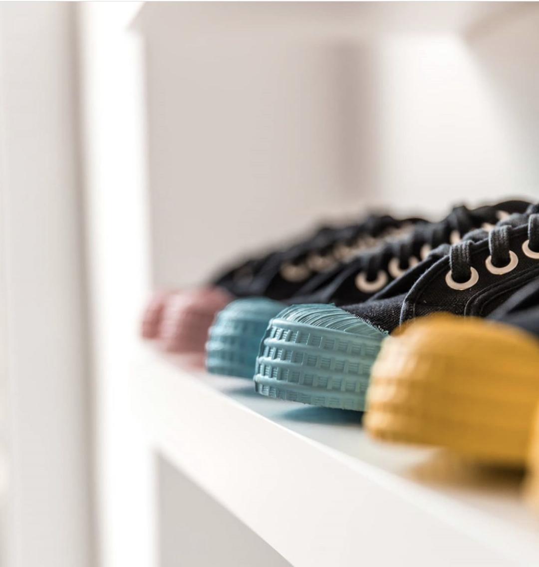 今年流行的帆布鞋品牌,今年流行的帆布鞋颜色学生