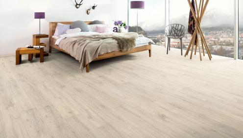 家里地板颜色太难看了?30老师傅教你4种方法,省钱还变好看