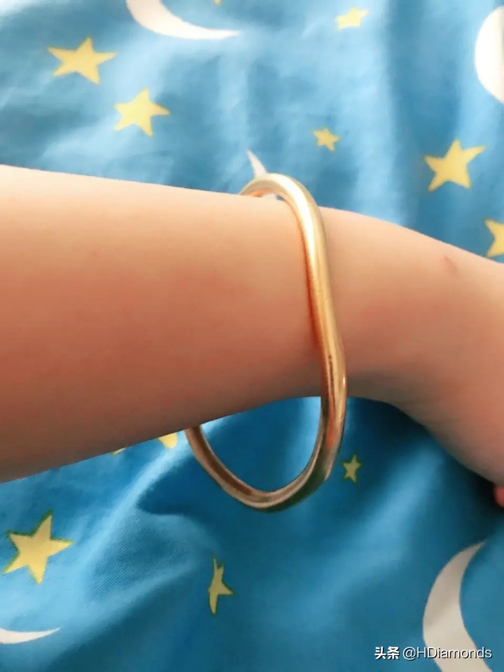 买首饰选古法金还是普通金划算 (古法金和哑光金首饰的区别)