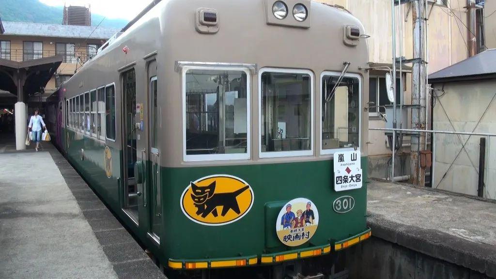 曝日本美女快递员工作细节，网友：太“变态”了