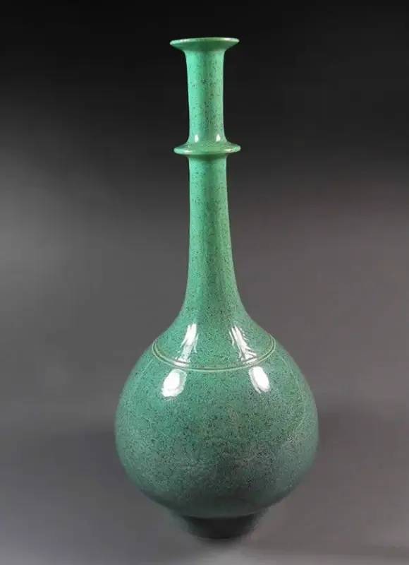 绿松石是一种非常古老的宝石,绿松石的真实历史