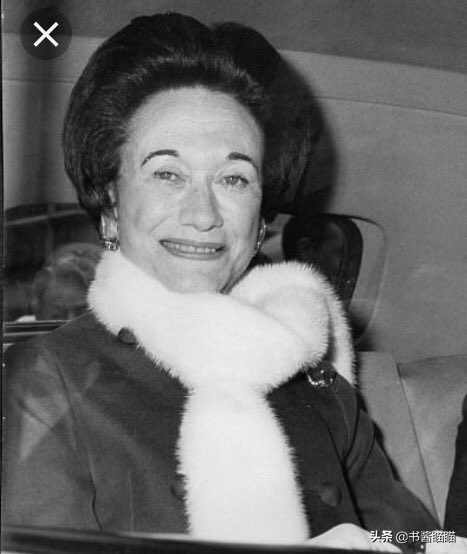 英国王室的劫——美国女人:为何水晶宫被烧,沃利斯却成功三婚?