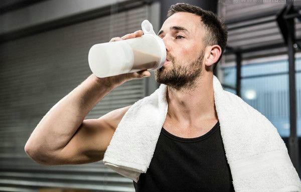 增肌粉和蛋白质粉哪个增肌效果好,如何正确使用增肌粉