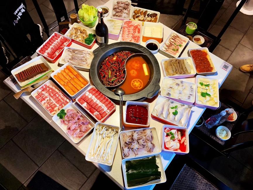 一边写一边流口水,红谷滩这些店可要好好的啊,脱下口罩我就来