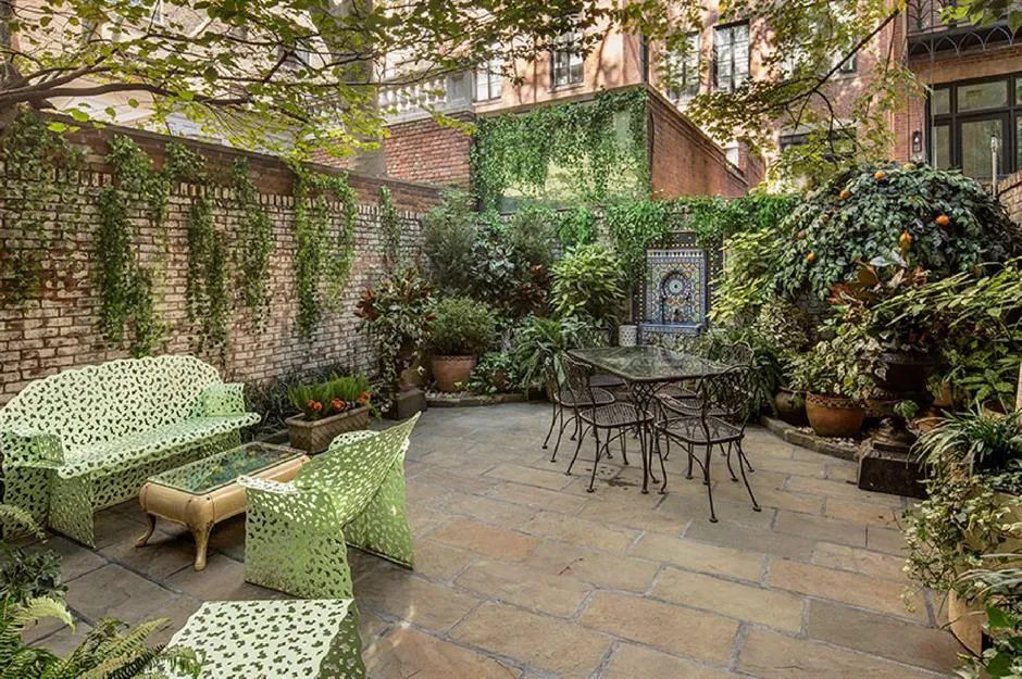 安吉丽娜朱莉麦当娜,安吉丽娜朱莉从小到大