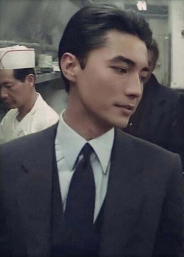 演员尊龙近照 (尊龙怎么看着贵气)