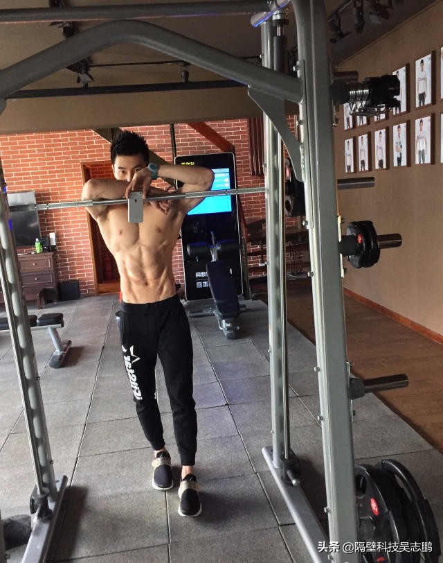李佳淇,一个身材灰常好的健身教练