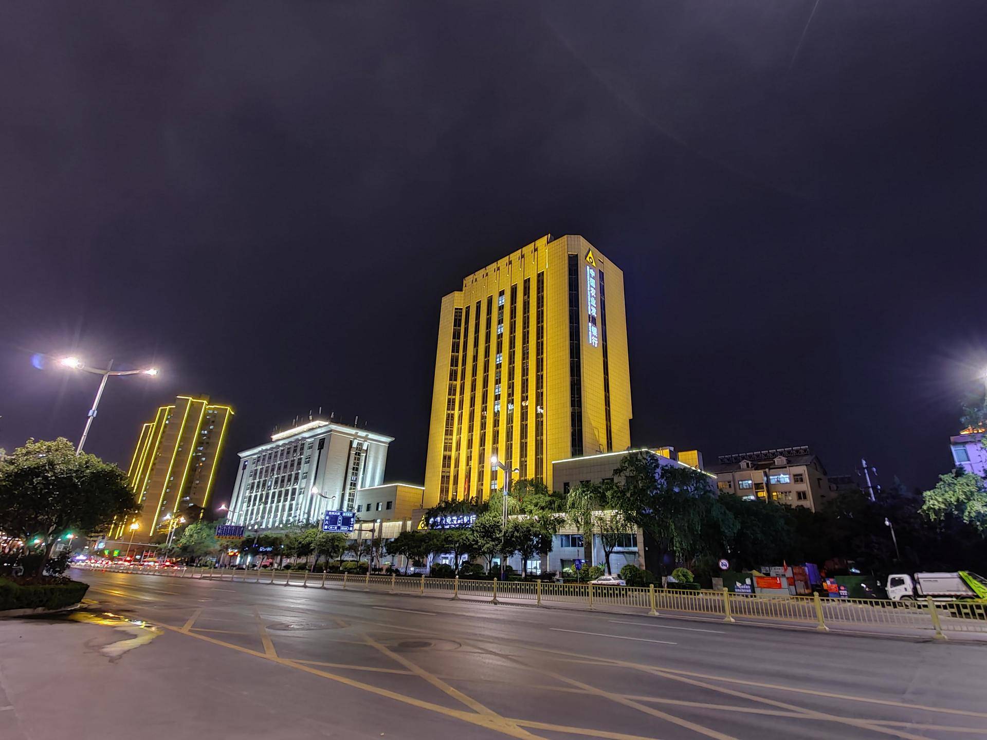 oneplus8pro2024还值得买吗,oneplus8pro测评