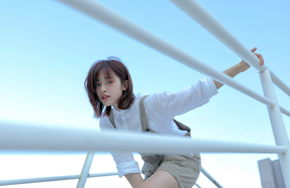 阳光下的天台拍照技巧,天台拍照一个人怎么拍