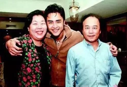 明道为何不帮哥哥还债,明道被追债