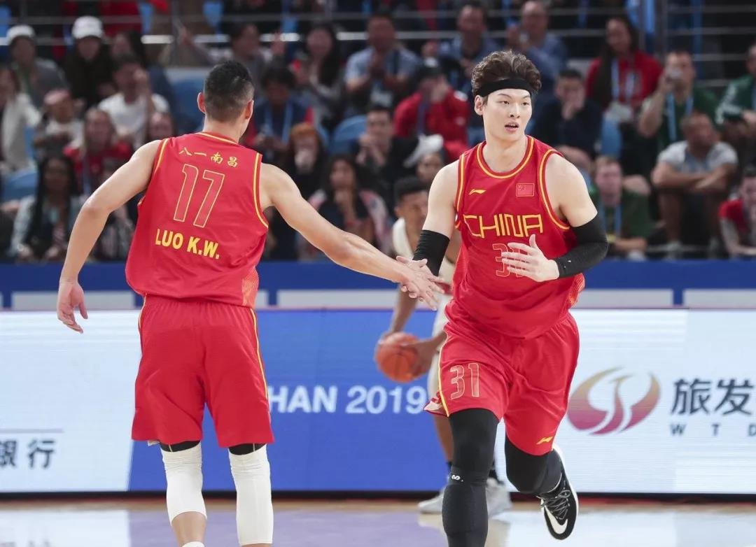 cba赛场再现争议一幕,cba赛场上用过的篮球值钱吗