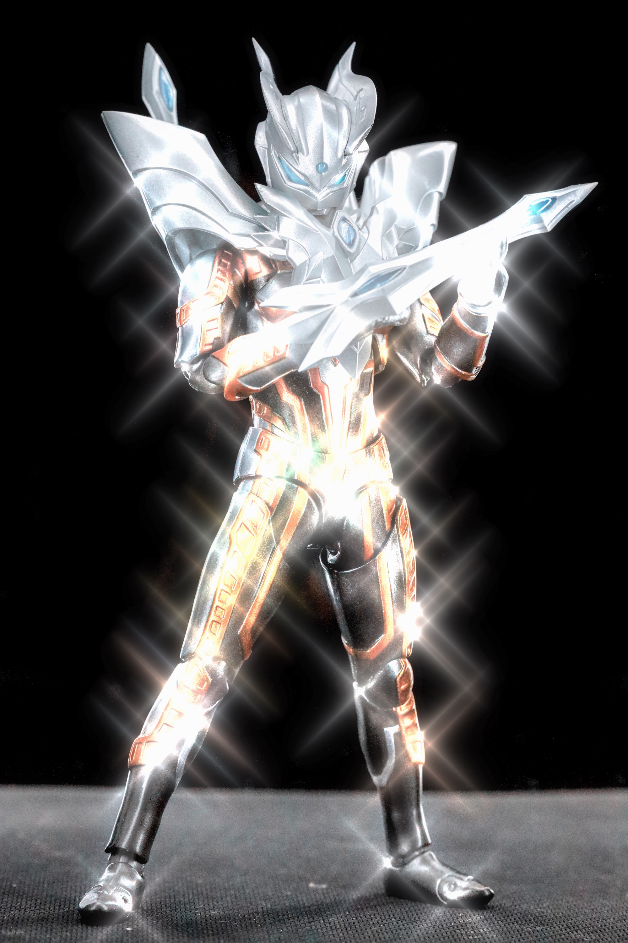 不同时期究极光辉赛罗,赛罗终极光辉形态