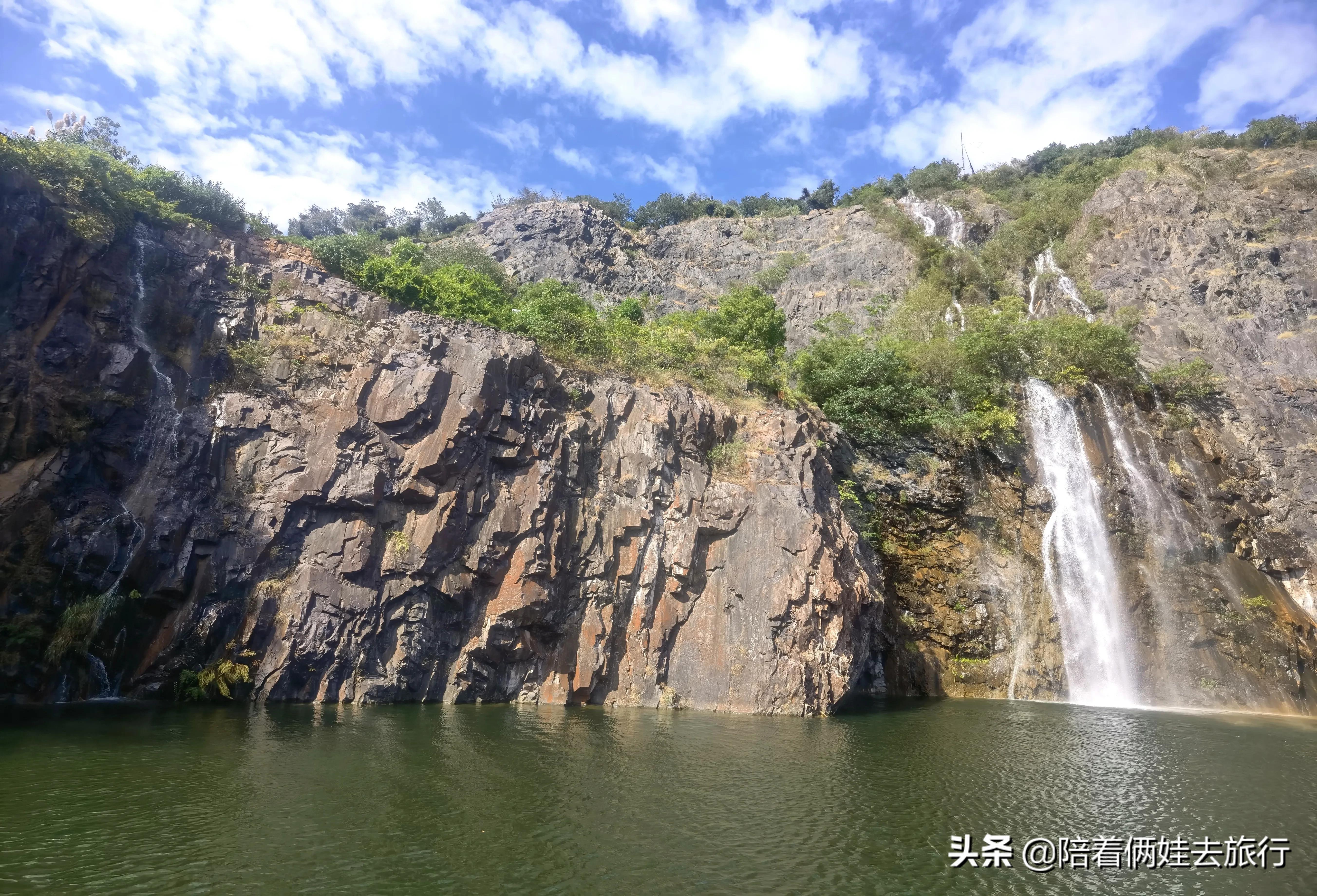上海辰山植物园矿坑花园,辰山植物园矿坑花园修好了吗