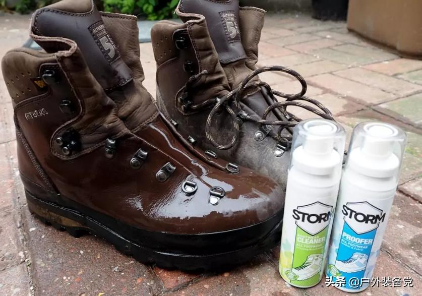 脏兮兮的旅游鞋,徒步鞋爬山脏了怎么清洗