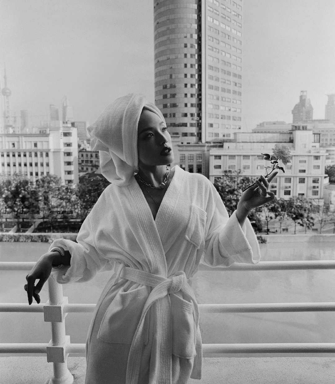 舒淇深v鲜艳华丽礼服,舒淇露腰白裙