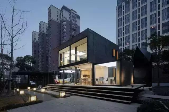 姘戝鍒涙剰闆嗚绠辨埧宸ュ巶,璁捐闆嗚绠辨椿鍔ㄦ埧閰掑簵姘戝