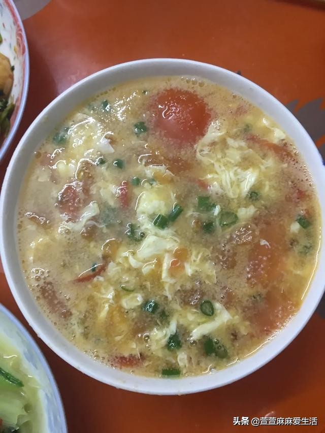 下班回家老公做饭三菜一汤幸福,老公下班回家给老婆做三菜一汤