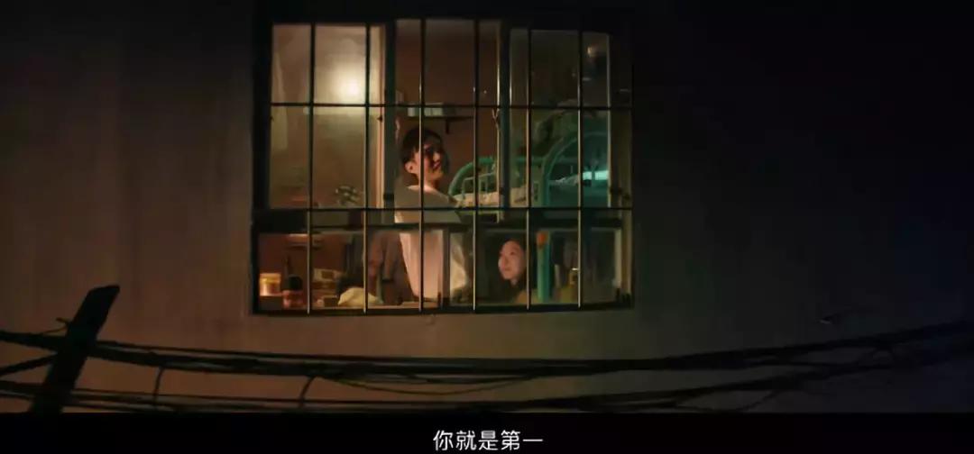 她曾是周星驰电影御用女主角,港片女神周星驰