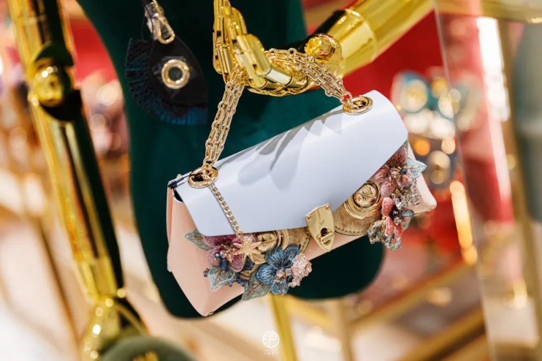 潮人汇聚,徐家汇比较潮的商场