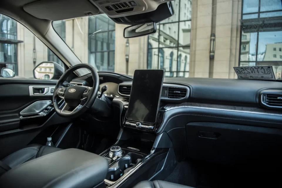 穿越过格尔木的盐湖我感受到了福特探险者的“硬气”