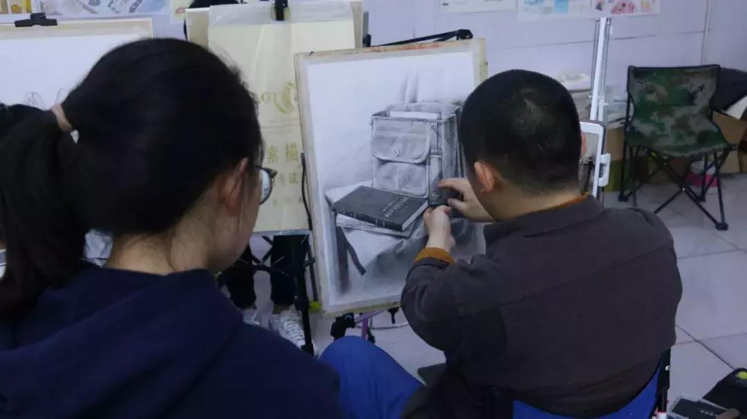 屹立画室最新视频,屹立画室直播