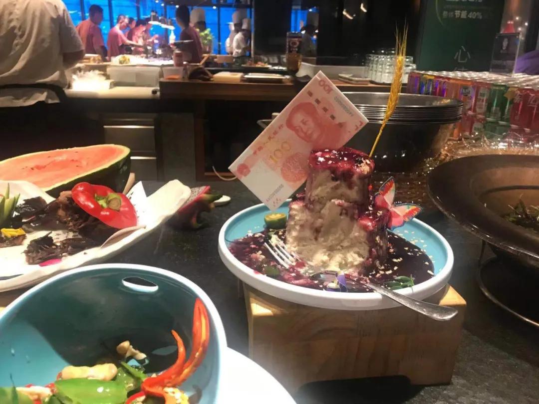 别卷了,东北澡堂都有图书馆和无限量麻辣烫了