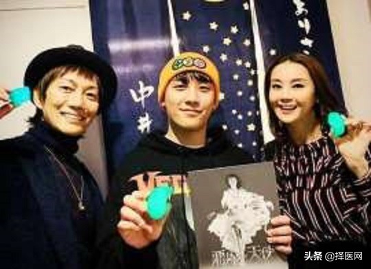 韩星胜利被爆性招待日本建设公司老板，当起中介？