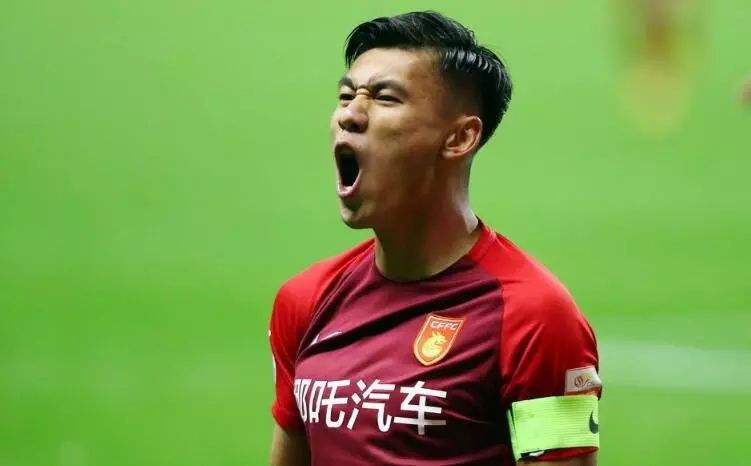 新华社:停球十米外从躲球哥到停球哥,中韩大战后他称享受过程