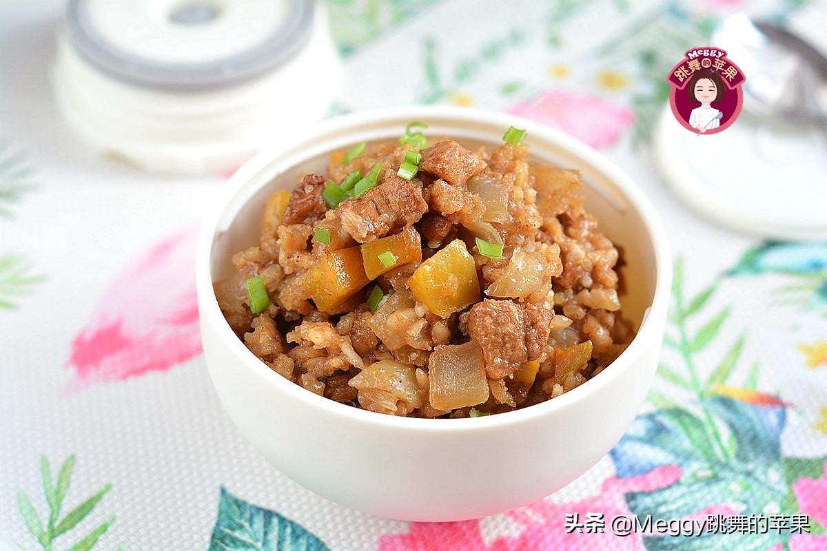 剩米饭秒变新鲜饭做法,生米做懒人焖饭