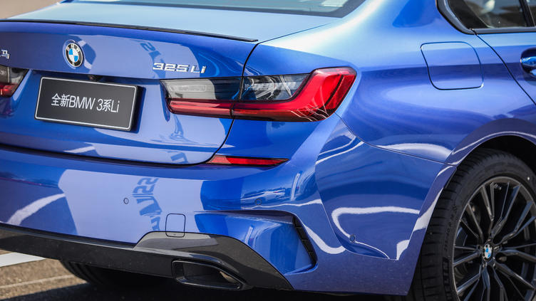 宝马轻量化做得最好的一款车,21款全新宝马3系测试
