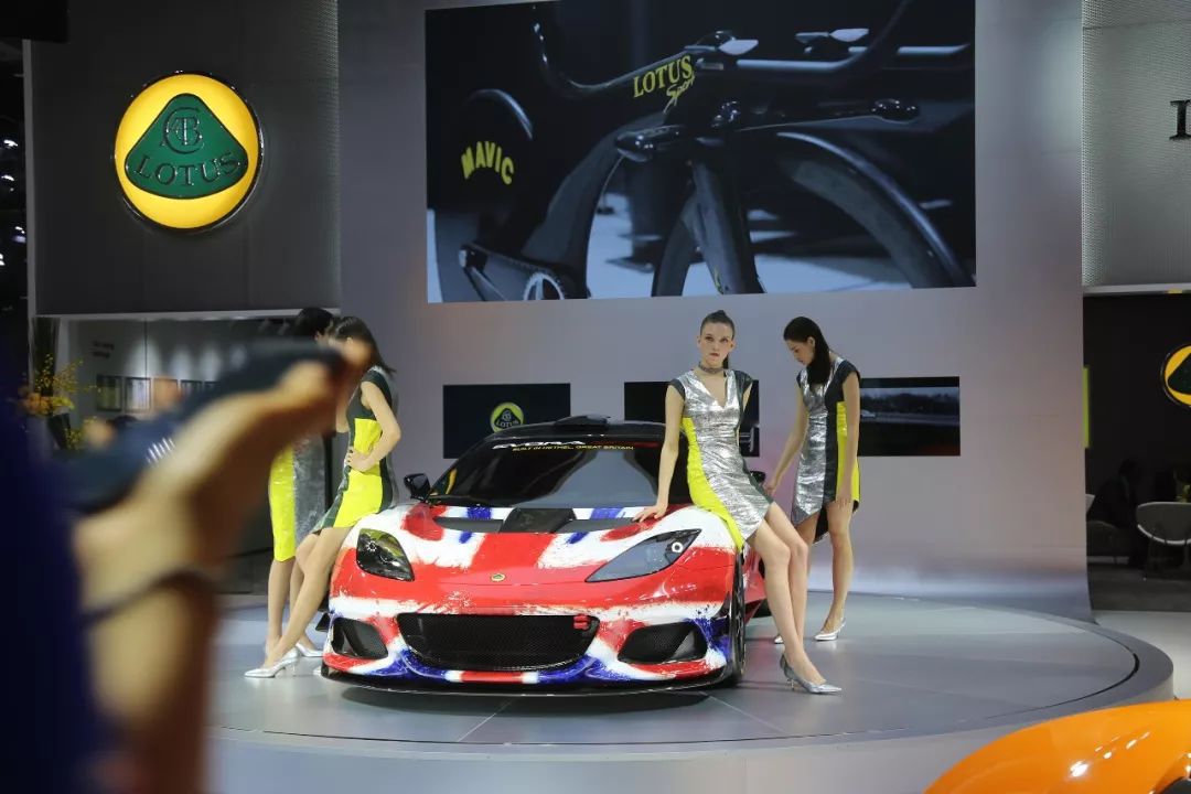 美女、名车，你要谁？老司机：我都要了！