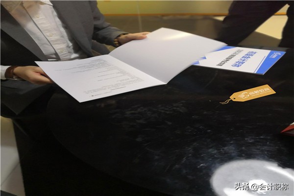 事务所和企业会计哪个好,做会计去事务所好还是公司好