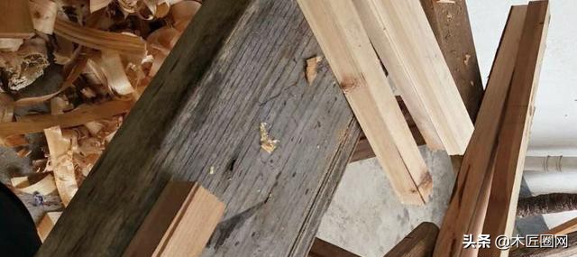 逐渐兴起的木工学校，以学习木工基础知识开始，偶尔也打打小家具