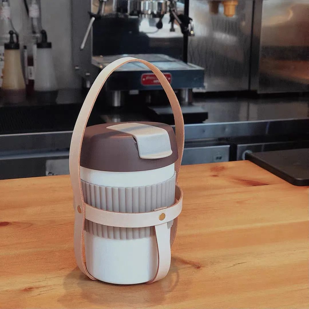 咖啡杯子星巴克保温,星巴克店员甩水壶