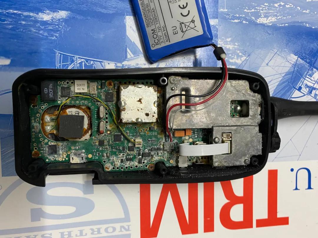 海上航行的船只要什么指引,船在海上航行靠什么辨别方向