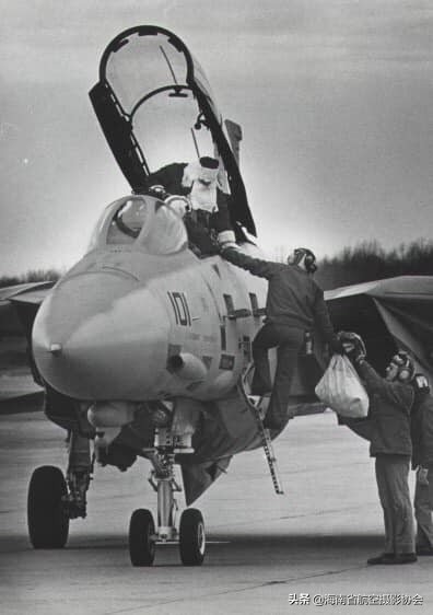 圣诞老人已出发，我们来数一数航空与圣诞文化碰撞出火花的二三事