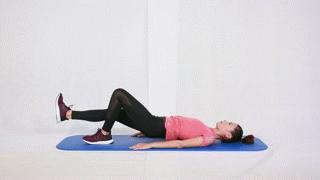 疫情严峻宅在家里怎么练？送给跑者5套不带重样的力量训练动作