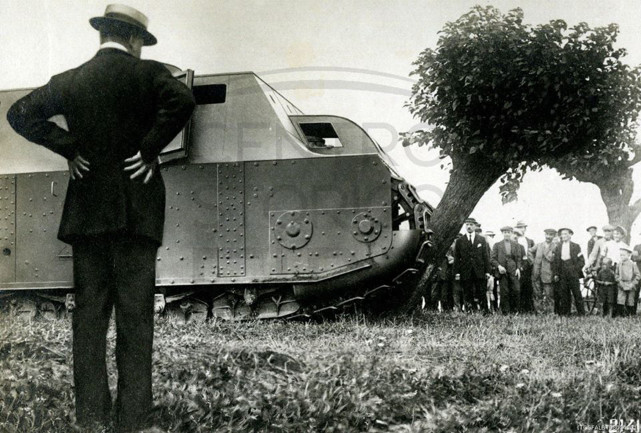 最讲武德意大利！设计画风让人啼笑皆非，还造步行坦克，脑洞太大