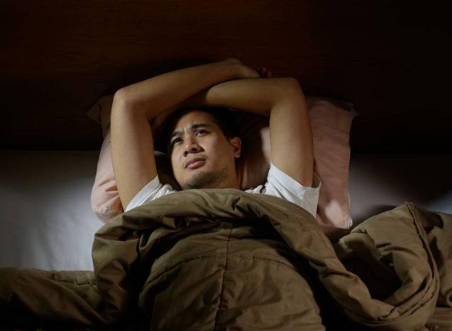 才20多岁好多白发怎么办,为什么才20多岁就有一些白发