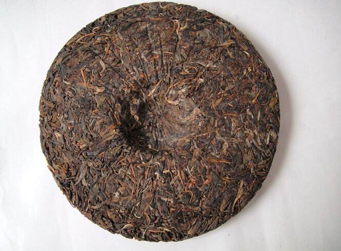 普洱茶饼出现虫蛀,普洱茶有白色的虫子