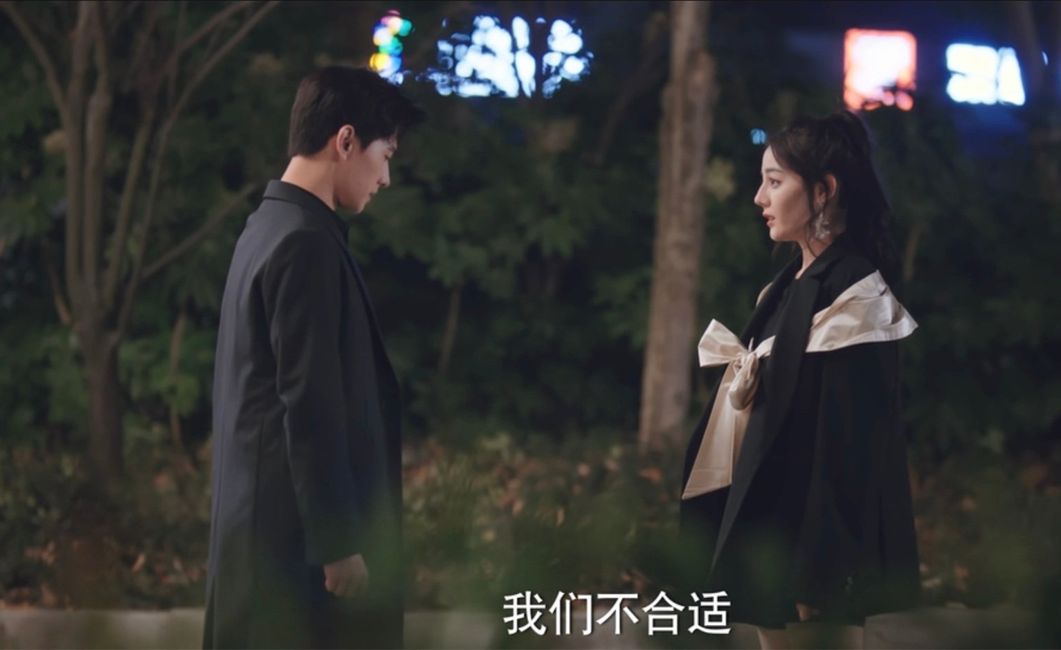 没有理女朋友女朋友生气了怎么哄,打牌没回女朋友信息生气了怎么哄