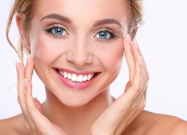 护肤品一上脸就“搓泥”？脸上都是“泥屑屑”怎么办？