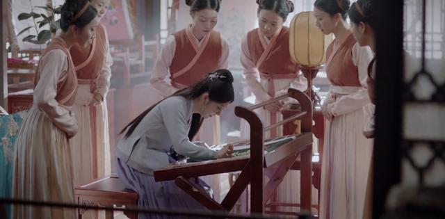 看《锦心似玉》灾民对待施恩者十一娘的做法，对比人性的善与恶