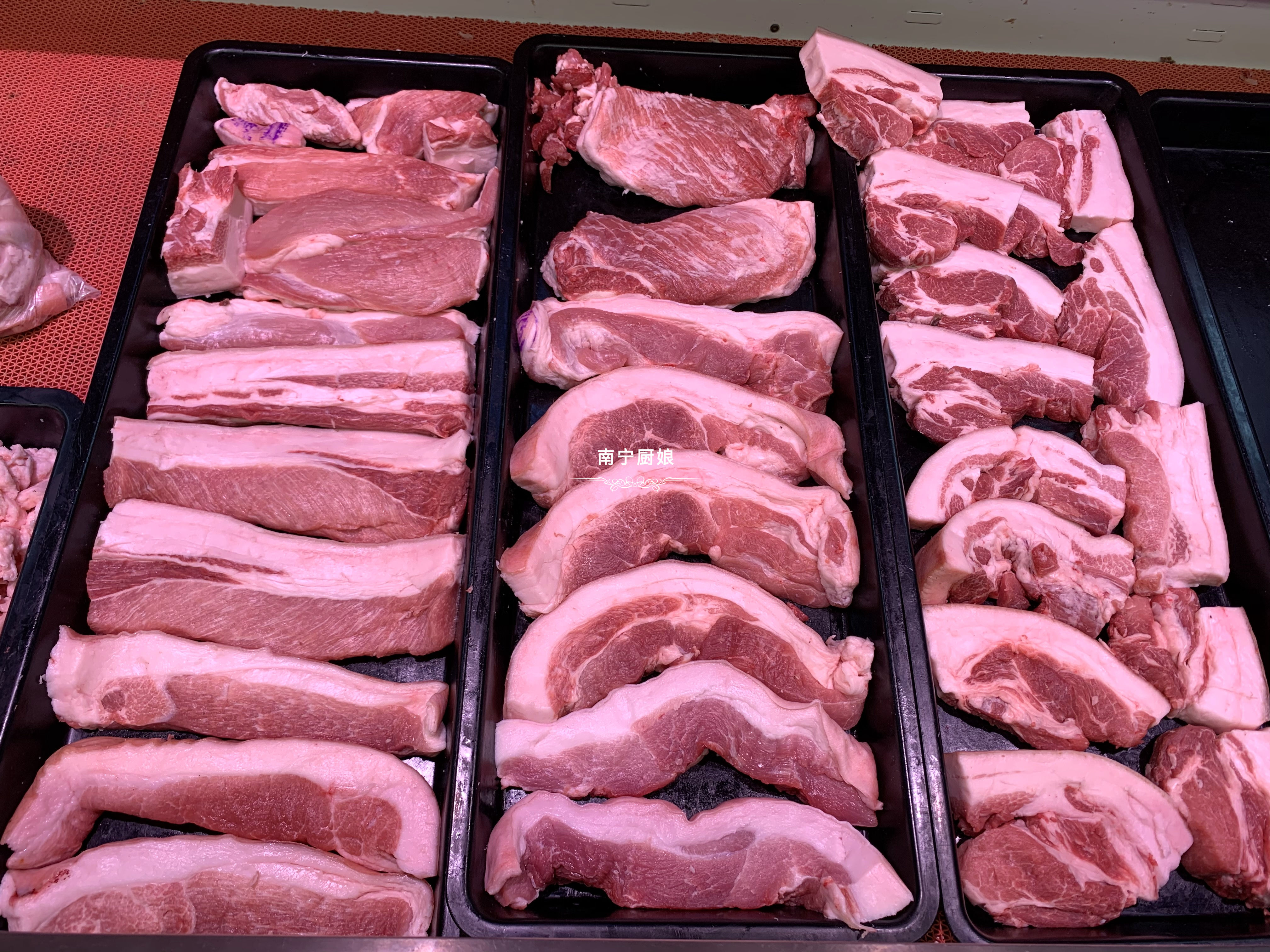 猪肉各个部位怎么选购的,猪肉怎么买才是好猪肉