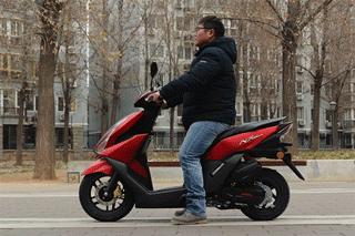 五羊本田踏板车nx125测评,本田nx125和豪爵uy125哪个动力好