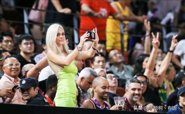 巴西世界杯巴西女球迷惊艳亮相,最美世界杯巴西女球迷