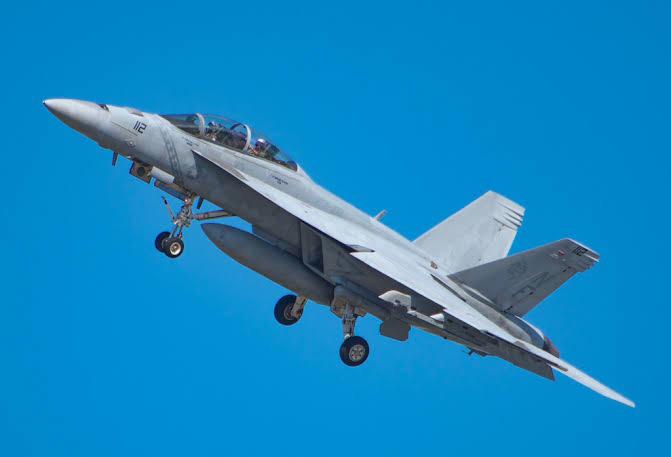 安倍花160亿日元买了个岛,感觉真便宜,满足美国要求且另有打算